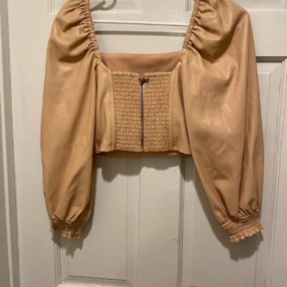 Alice + Olivia Bronte Vegan Leather Blouson Sleeve Crop Top in Almond - Picture 3 of 6